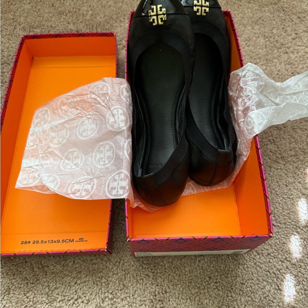 Tory Burch Jolie Ballet Shoe 
Size 9
Color: black